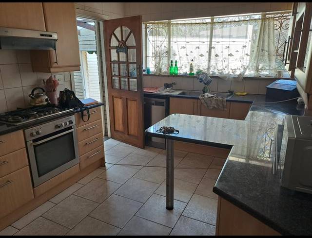 3 BEDROOM HOUSE FOR SALE IN PARKDENE